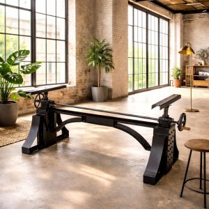 In hoogte verstelbaar industrieel bureau van gietijzer.