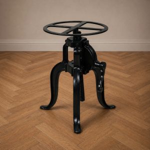 Industrieel in hoogte verstelbaar zwart onderstel.