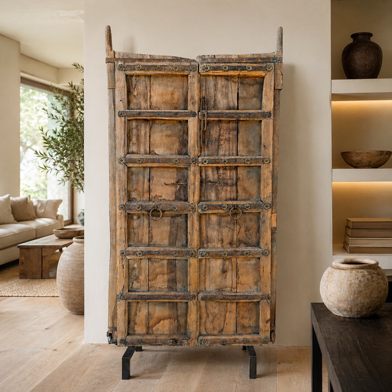 Antieke indiase deuren van teak hout.