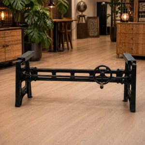 Vintage metalen verstelbaar onderstel 120 cm breed in de kleur zwart.