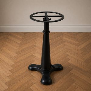 Metalen onderstel antiek look.