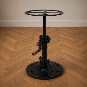 Industrieel verstelbaar onderstel van ijzer in zwart.